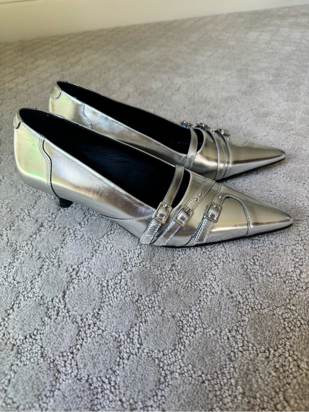 Vagabond Lykke Pointed Toe Kitten Heel silver Buckle Detail 37 / 7